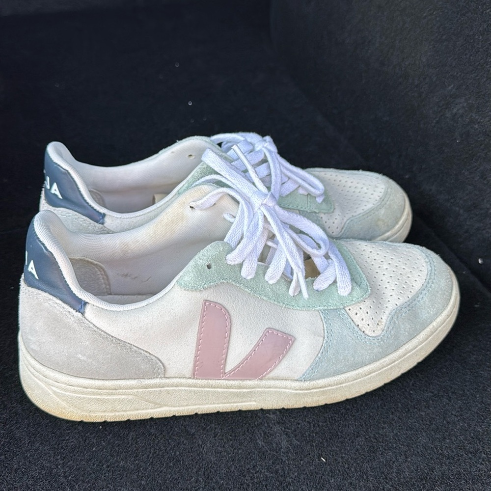 VEJA V-10 Sneaker